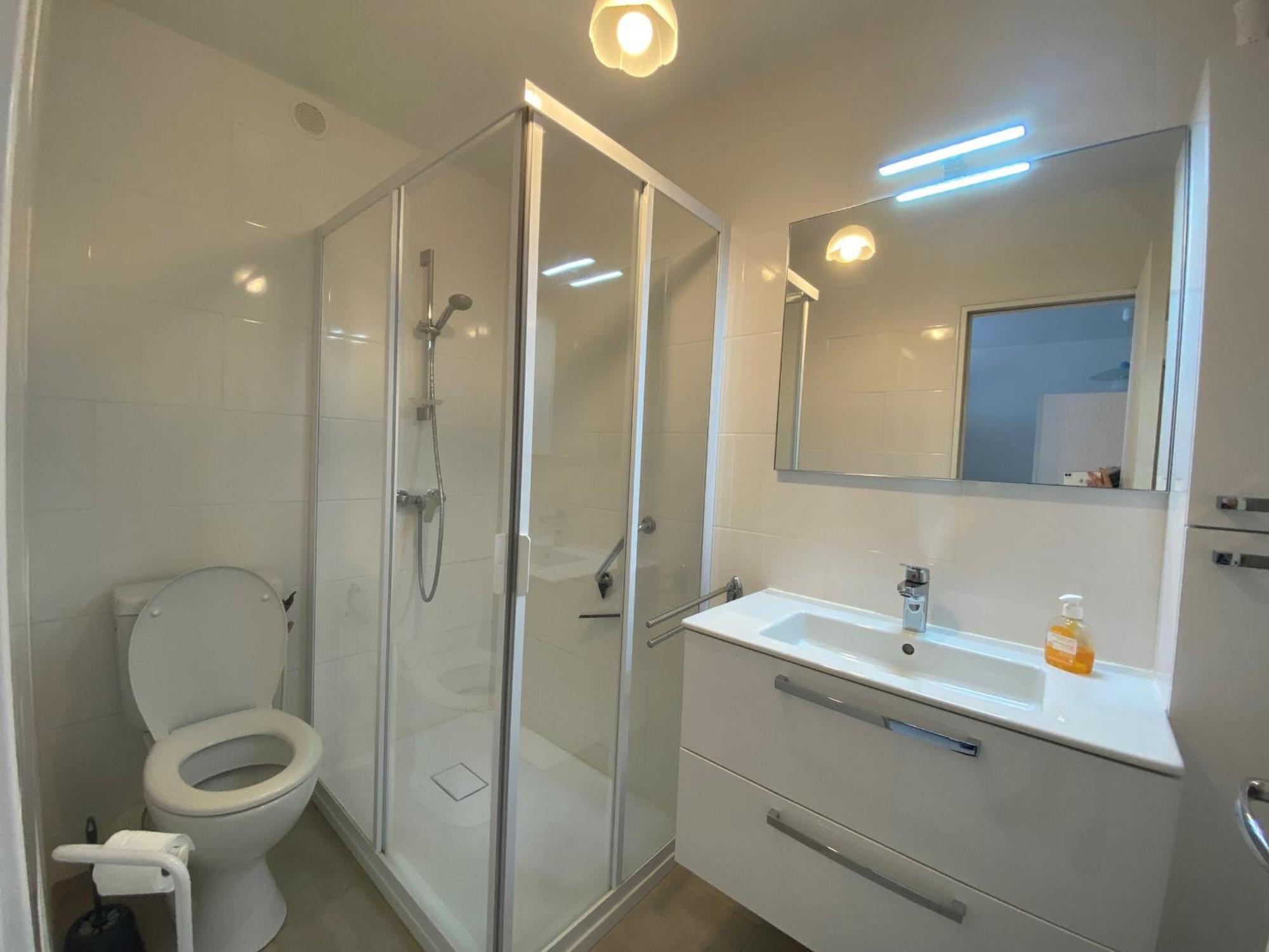 Appartement Climatise Avec Balcon, Parking Prive, Wifi - Proche Thermes Et Etang - Fr-1-503-23 Баларук-ле-Бен Экстерьер фото